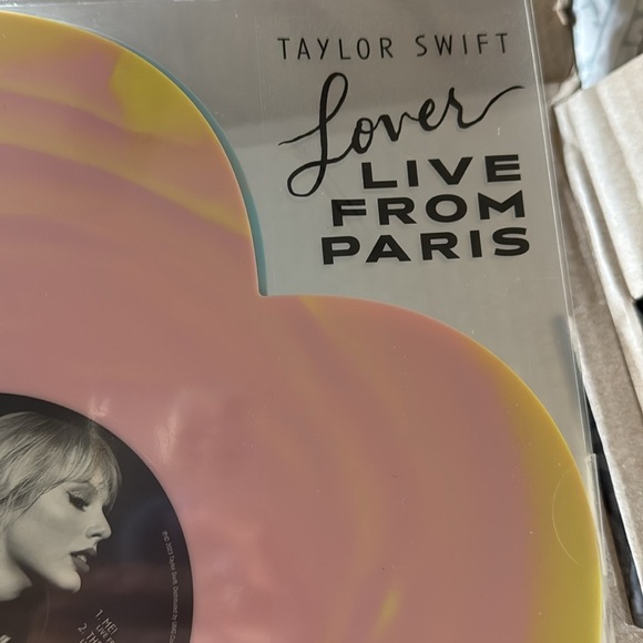 Taylor Swift Lover Live From Paris Heart Shaped Vinyl 2025 LIMITED - Picture 6 of 10